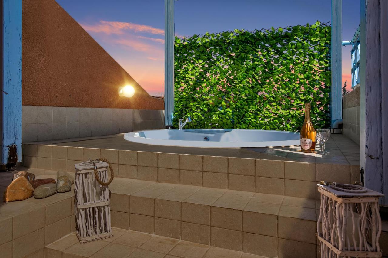 Antonia'S Palace Rooftop Jacuzzi Stunning View Paphos Exterior foto