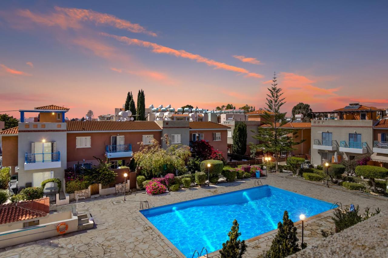 Antonia'S Palace Rooftop Jacuzzi Stunning View Paphos Exterior foto